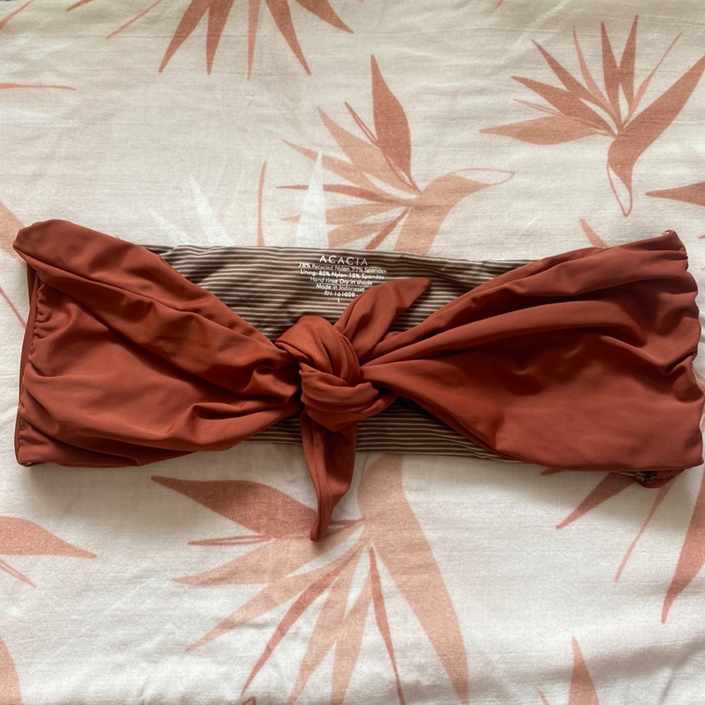 acacia baker top in clove